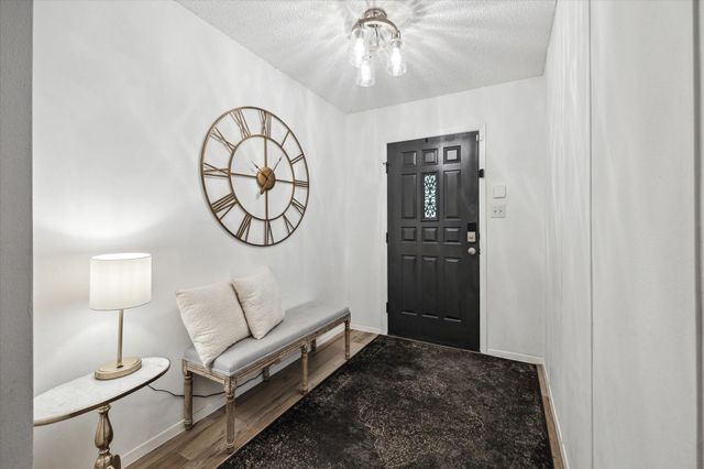 503 West Street, Sealy, TX 77474