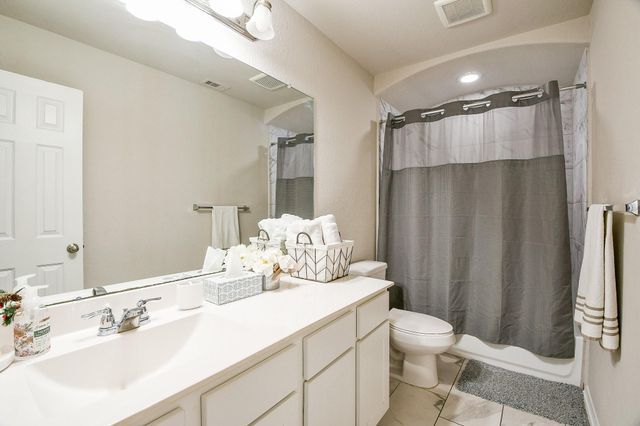 2211 Bright Sunrise Trail, Fresno, TX 77545