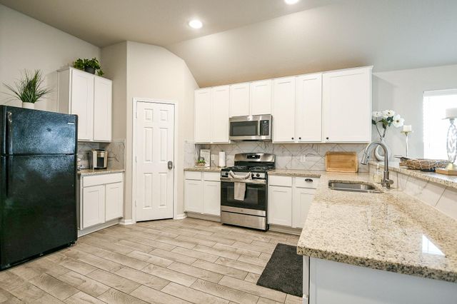 2211 Bright Sunrise Trail, Fresno, TX 77545