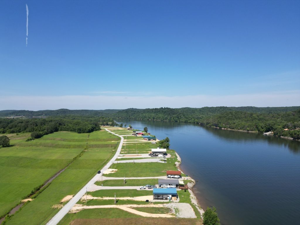 88 River Front Drive, S, Clifton, TN 38425