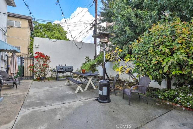 854 Alandele Avenue, Los Angeles, CA 90036