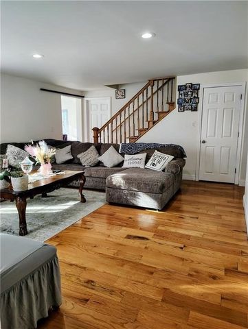 3871 Mendon Rd, Cumberland, RI 02864