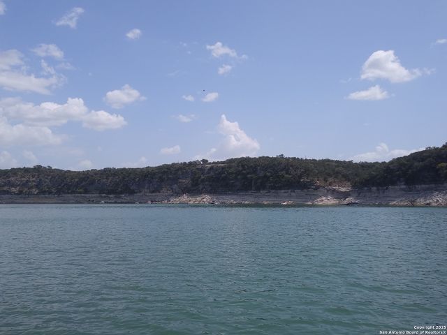 242 Thornton, Lakehills, TX 78063