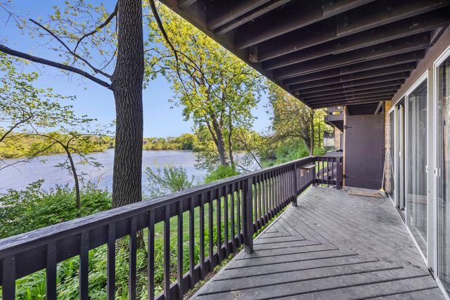 5544 E Lake Drive A, Lisle, IL 60532