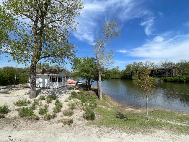 5544 E Lake Drive A, Lisle, IL 60532