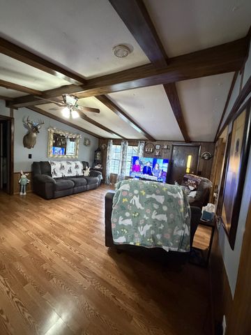 128 Hood Rd, Cottontown, TN 37048