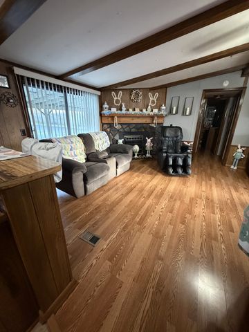 128 Hood Rd, Cottontown, TN 37048