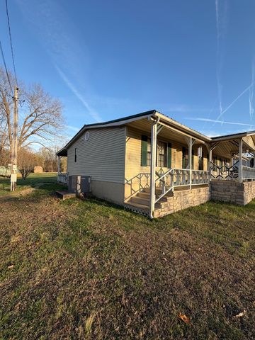 128 Hood Rd, Cottontown, TN 37048