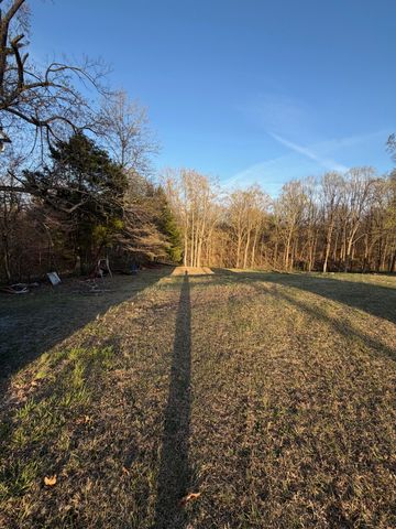 128 Hood Rd, Cottontown, TN 37048