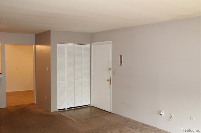 26309 W 7 Mile Road, Redford, MI 48240