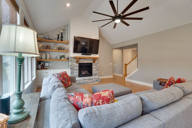 5036 High Park Hill Dr, Arrington, TN 37014