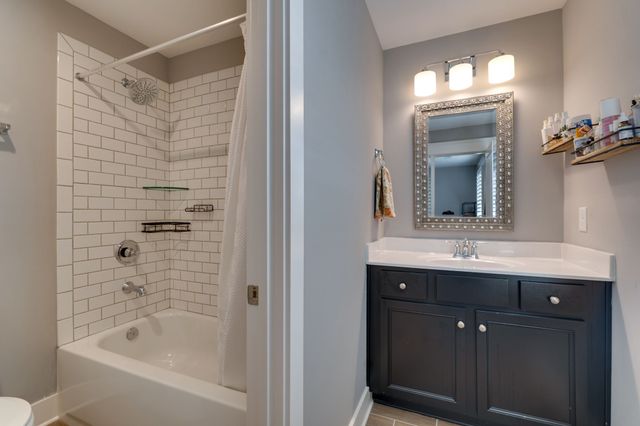 5036 High Park Hill Dr, Arrington, TN 37014