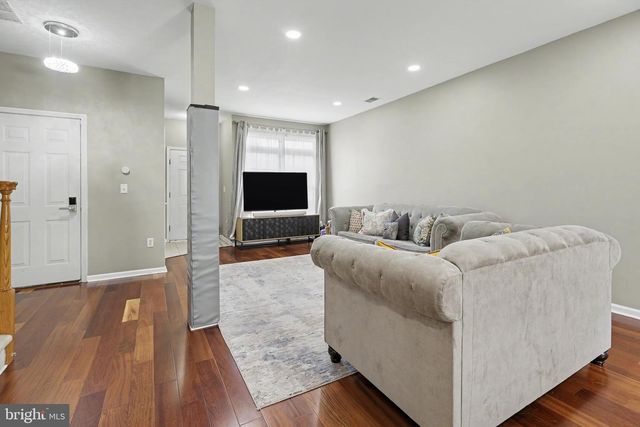 16 SHELLEY CIR, East Windsor, NJ 08520