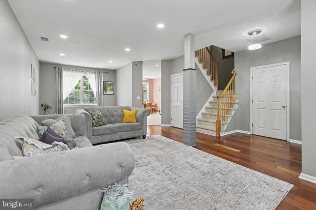 16 SHELLEY CIR, East Windsor, NJ 08520