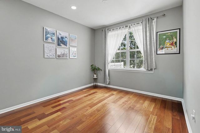 16 SHELLEY CIR, East Windsor, NJ 08520