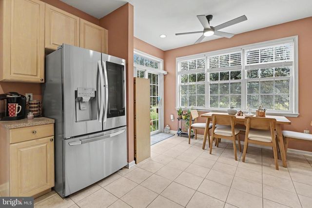 16 SHELLEY CIR, East Windsor, NJ 08520