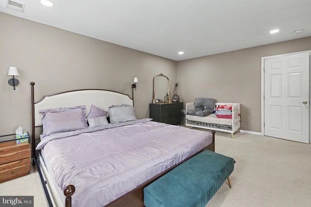 16 SHELLEY CIR, East Windsor, NJ 08520