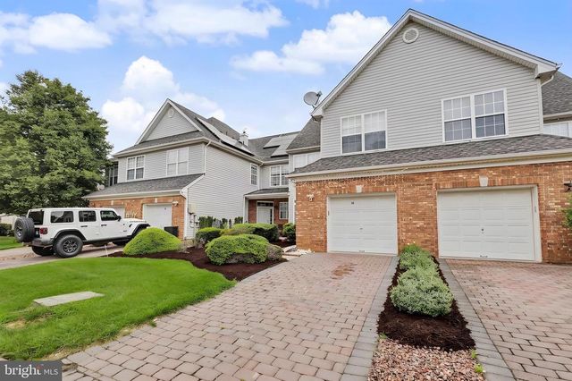 16 SHELLEY CIR, East Windsor, NJ 08520