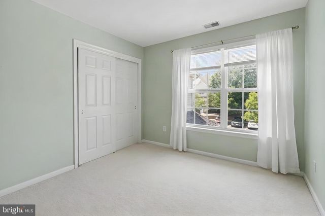 16 SHELLEY CIR, East Windsor, NJ 08520