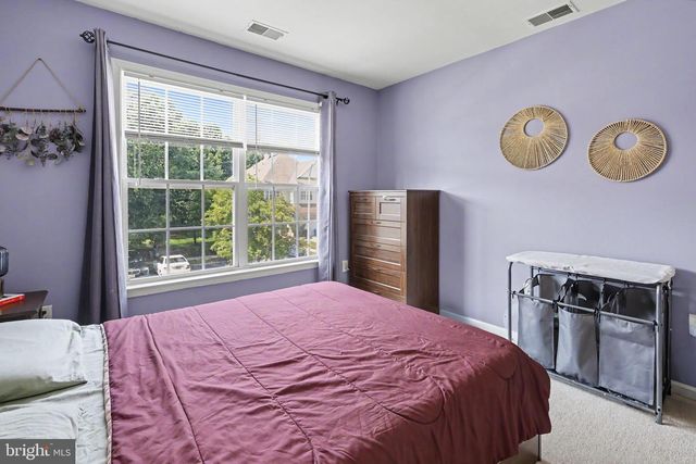 16 SHELLEY CIR, East Windsor, NJ 08520