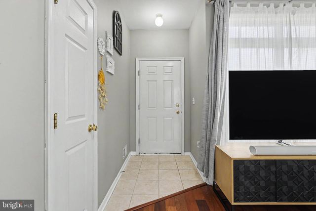 16 SHELLEY CIR, East Windsor, NJ 08520