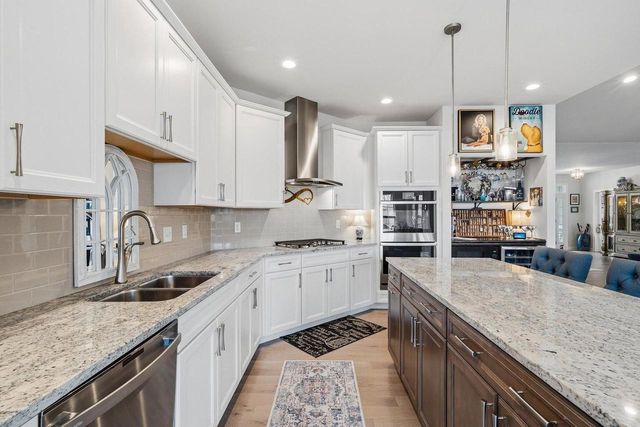 1740 Cobblestone COURT, Lake Geneva, WI 53147