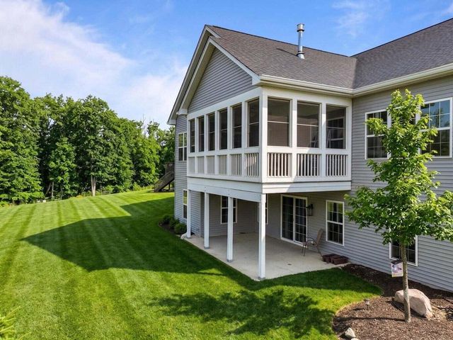 1740 Cobblestone COURT, Lake Geneva, WI 53147