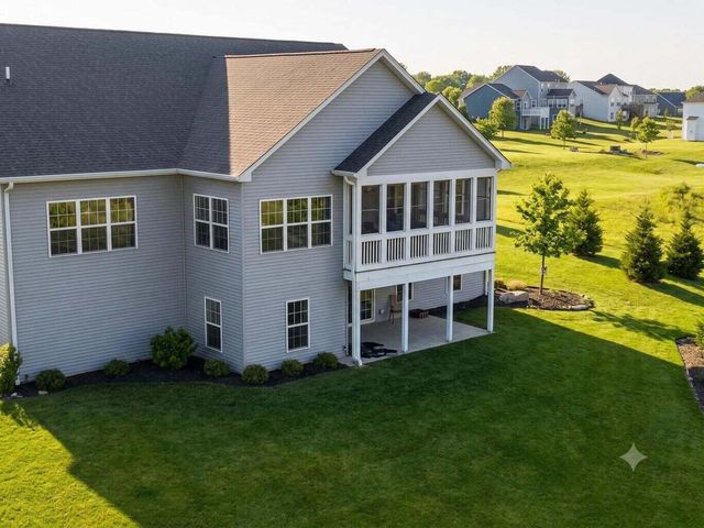 1740 Cobblestone COURT, Lake Geneva, WI 53147