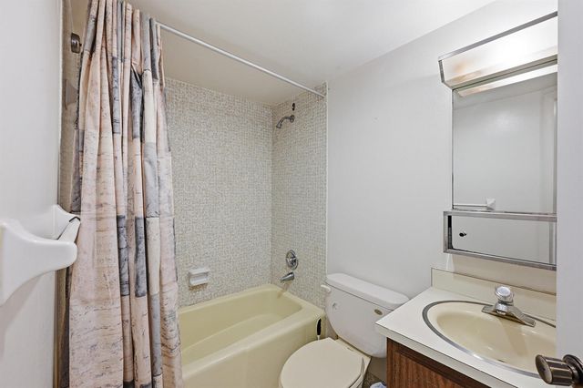 630 Tennis Club Drive Apt 204, Fort Lauderdale, FL 33311