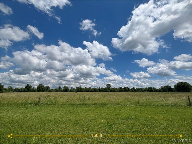 7395 Maple Road East, Newstead, NY 14001