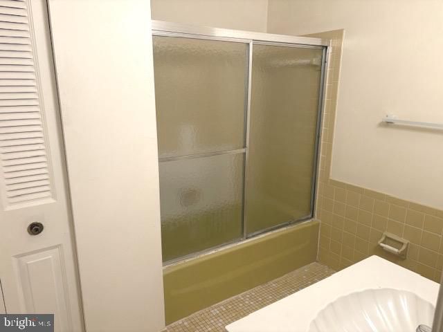 8 CHARLES CARROLL BLDG, Turnersville, NJ 08012