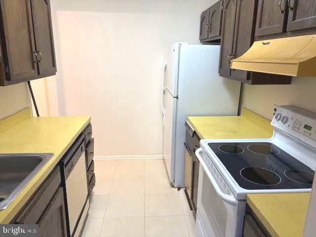 8 CHARLES CARROLL BLDG, Turnersville, NJ 08012