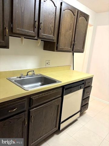 8 CHARLES CARROLL BLDG, Turnersville, NJ 08012