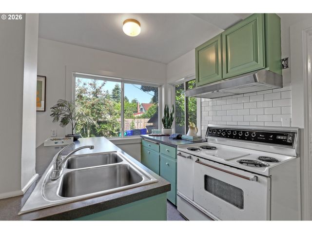 4737 Ne MASON St, Portland, OR 97218
