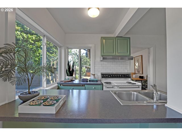 4737 Ne MASON St, Portland, OR 97218
