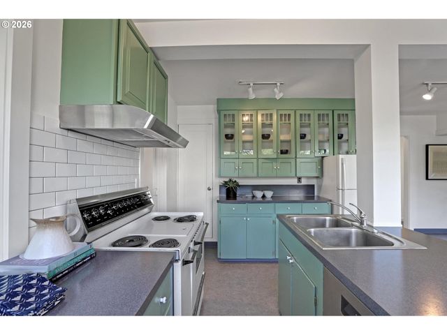 4737 Ne MASON St, Portland, OR 97218