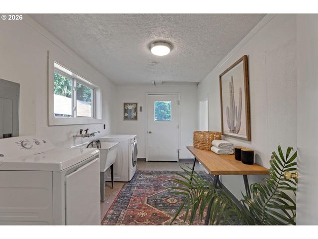 4737 Ne MASON St, Portland, OR 97218