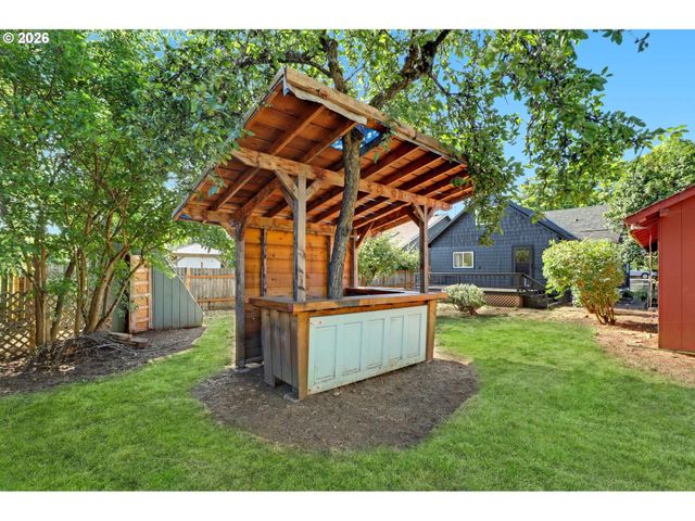 4737 Ne MASON St, Portland, OR 97218