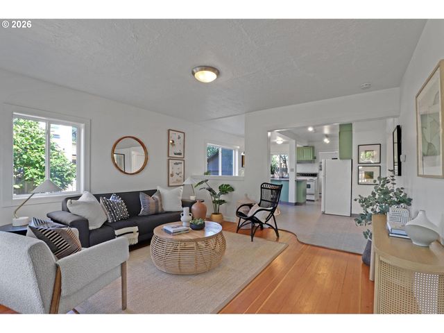 4737 Ne MASON St, Portland, OR 97218