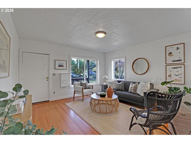 4737 Ne MASON St, Portland, OR 97218