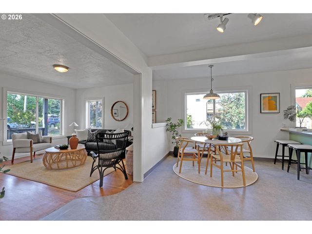 4737 Ne MASON St, Portland, OR 97218
