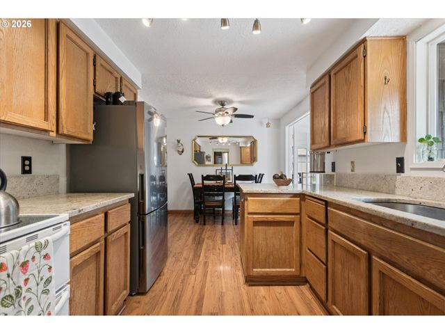 22222 S DANS Ave, Beavercreek, OR 97004