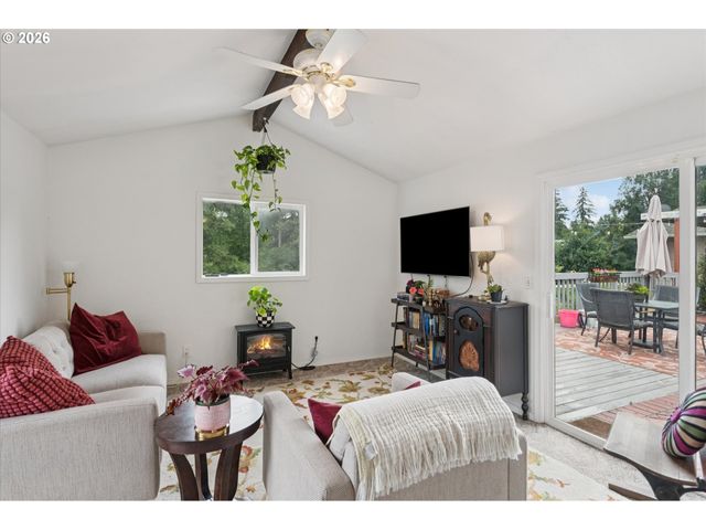 22222 S DANS Ave, Beavercreek, OR 97004