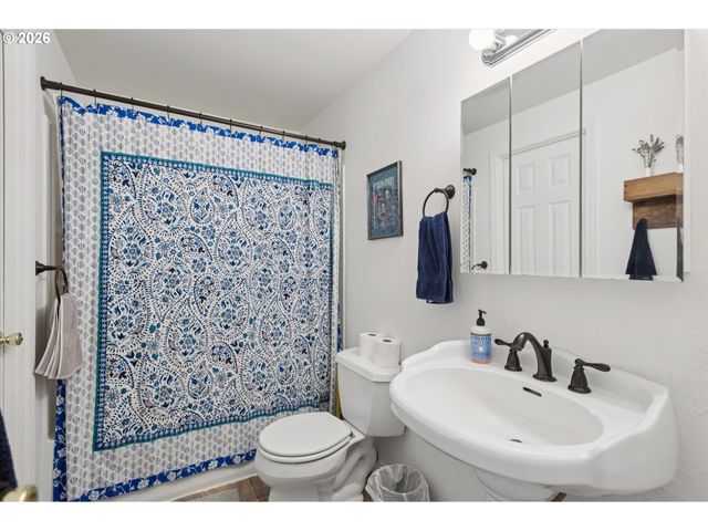 22222 S DANS Ave, Beavercreek, OR 97004