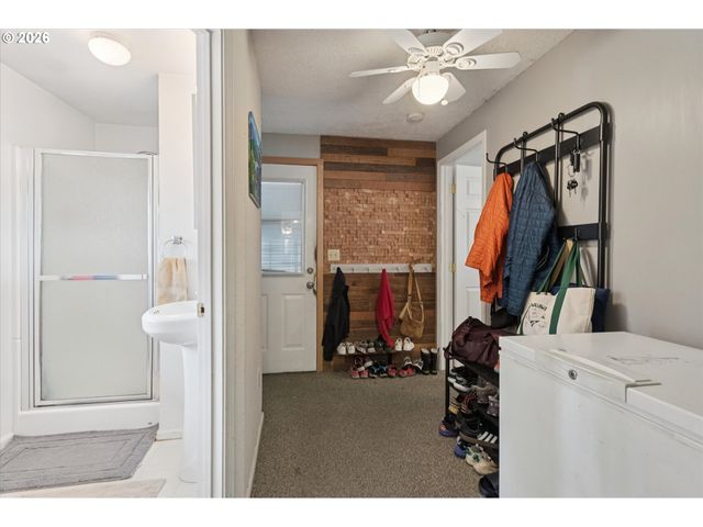 22222 S DANS Ave, Beavercreek, OR 97004