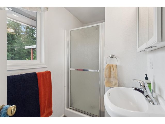 22222 S DANS Ave, Beavercreek, OR 97004