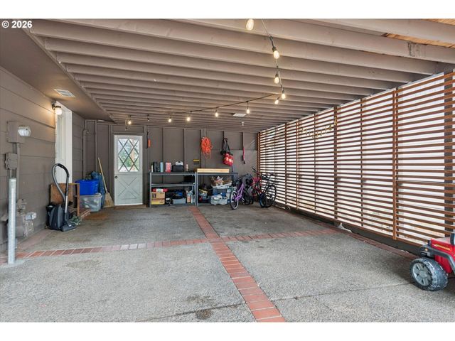 22222 S DANS Ave, Beavercreek, OR 97004