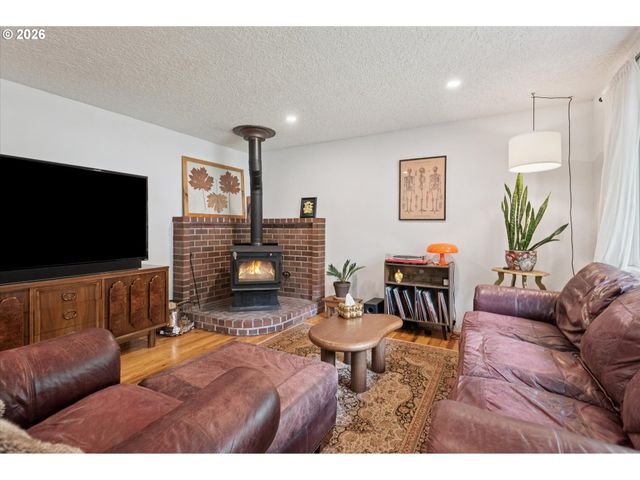 22222 S DANS Ave, Beavercreek, OR 97004