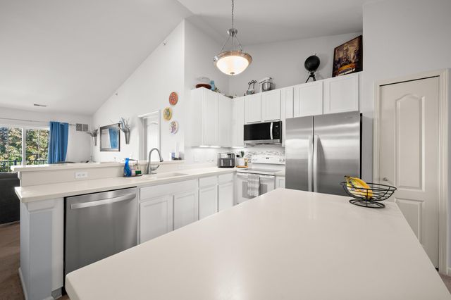 3238 Johanna Ware W, Wixom, MI 48393