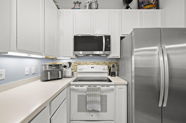 3238 Johanna Ware W, Wixom, MI 48393